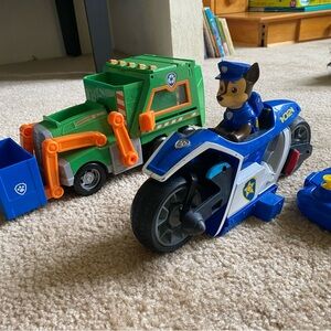 Paw Patrol bundle: CHASE remote control motorcycle & ROCKY garbage truck